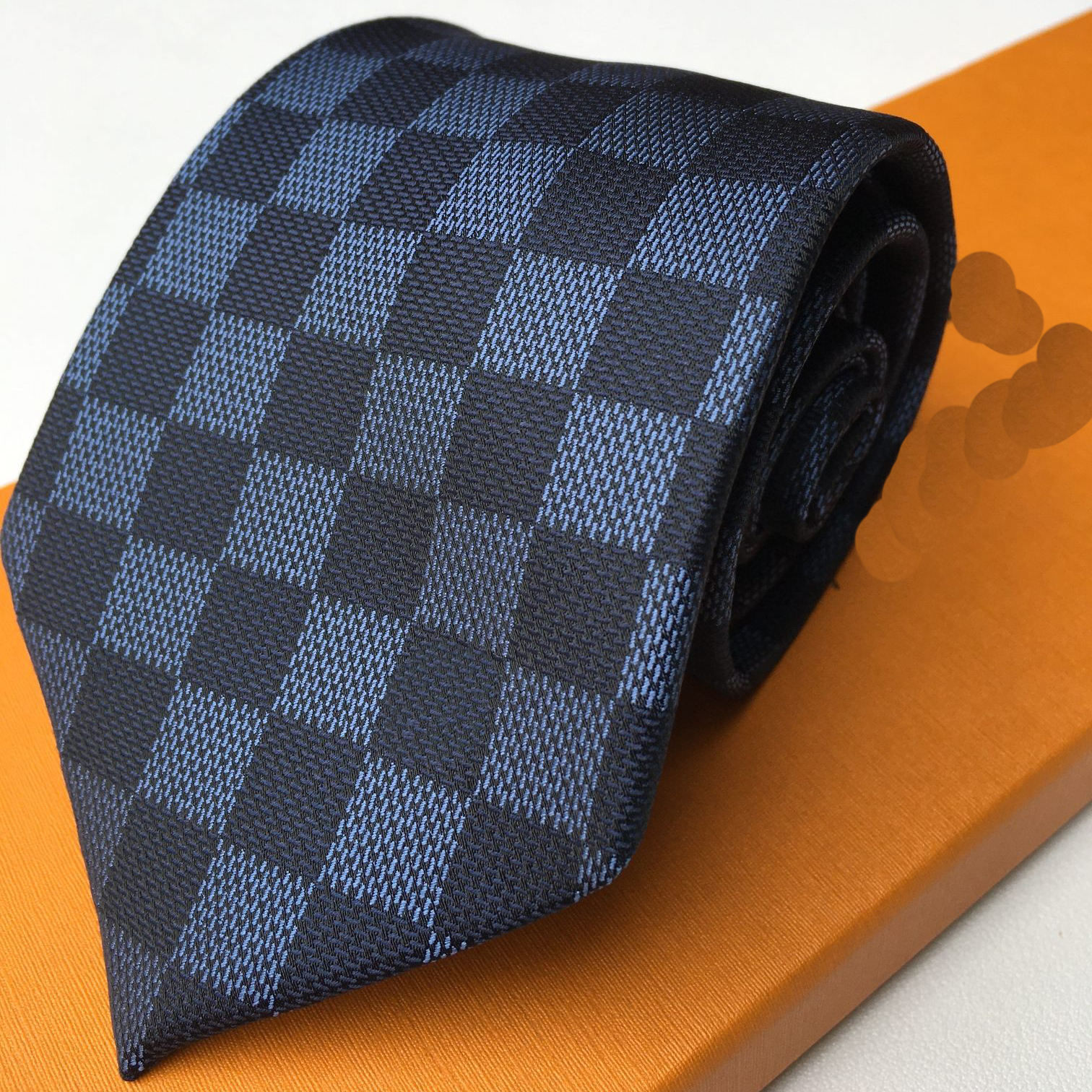 Handcrafted Men's Silken Tie Collection Stylish Jacquard Patterns for Professional Use