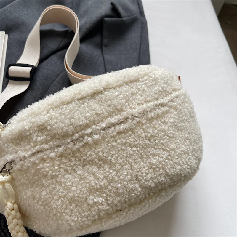 Plush Waist Bag Lamb Fleece Chest Bag Autumn Winter Cute Womens Crossbody Bag Fashionable Small Shoulder Bags Wholesale 251017