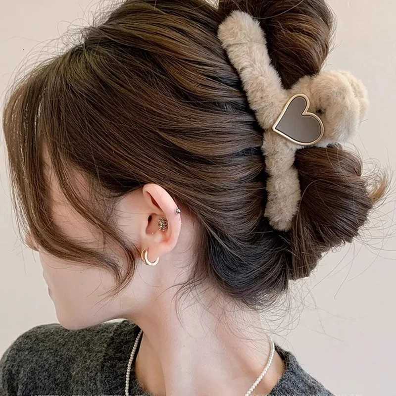 Winter Plush Hair Claw For Women Girls Sweet Hair Ornament Long Thich Hair Hairpin Headband Hair Clip Fashion Hair AccessoriesW254021