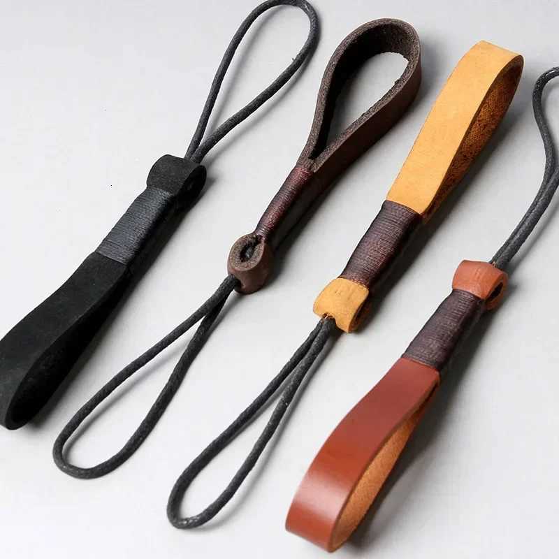 Upscale Handmade Real Leather Cowhide Auto Keychain Wrist Rope Belt Key Chain Men Women Car Key Pendant Accessories Diy Gift W251021