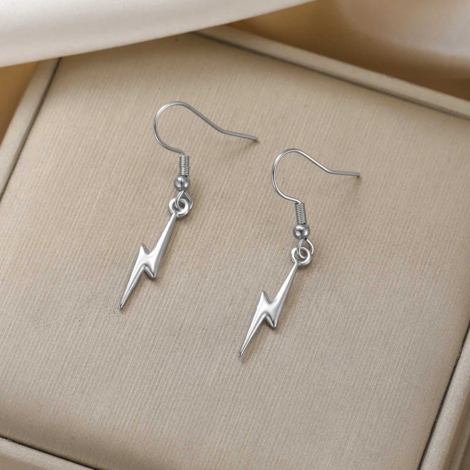 Cazador Lightning Dangle Earrings for Women Men Stainless Steel Couple Jewelry Punk Drop Earrings 2025 Birthday Gift J251021