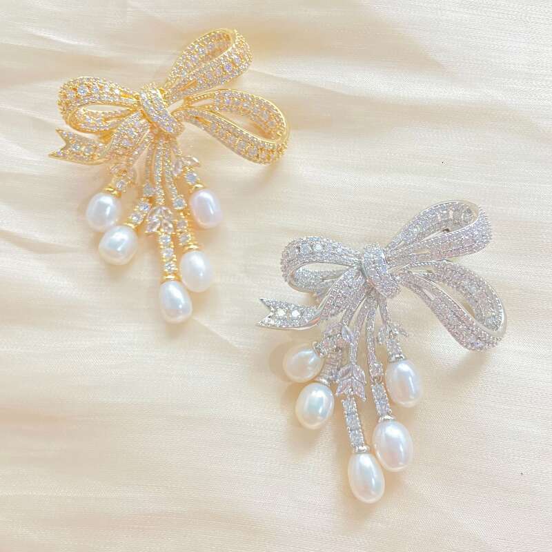 Brooch Designer luxury Jewelry brooches for Women men Butterfly Bow Pearl Pendant copper with gold silver Festival Fashion suit Accessories gift