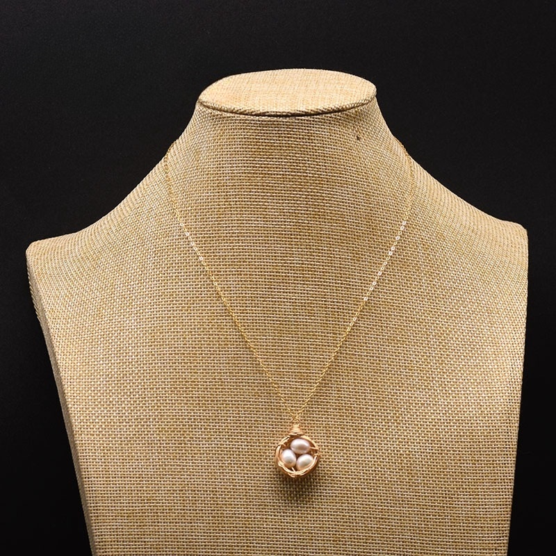 Designer necklace Natural freshwater pearl necklace, women's collarbone chain fashionable luxurious Baroque pearl pendant accessories trendy Luxu