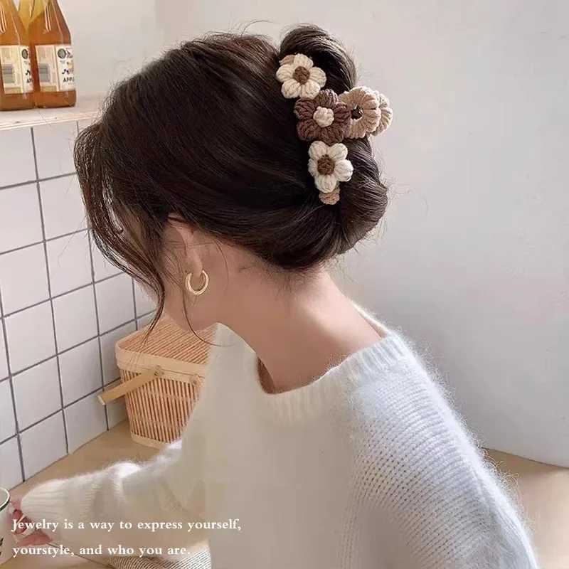 Winter Plush Hair Claw For Women Girls Sweet Hair Ornament Long Thich Hair Hairpin Headband Hair Clip Fashion Hair AccessoriesW254021