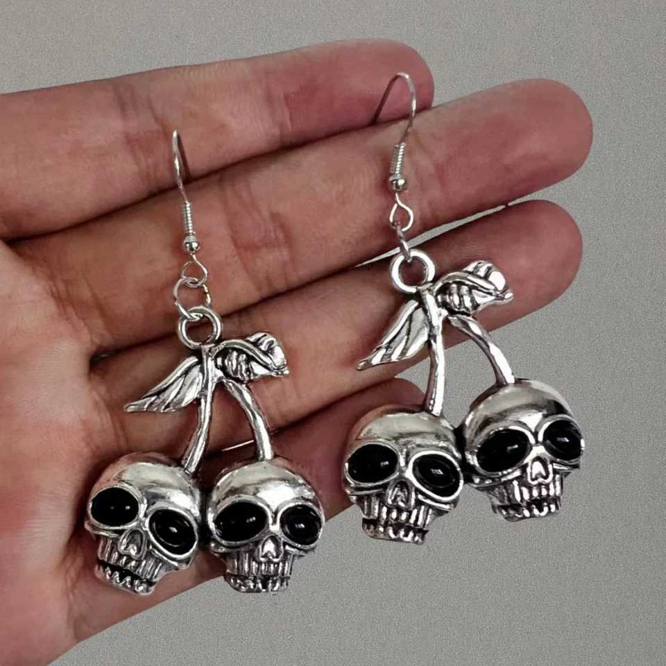 Punk Skull Cherry Dangle Earrings Gothic Skeleton Pendant Earring Hip Hop Jewelry for Women Men Halloween Party Decor Jewelry J251021