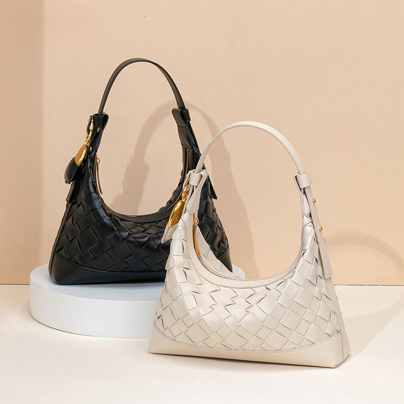 New Autumn And Winter Woven Women's Shoulder Bag Designer Bag Underarm Dumpling Bag Trendy Fashion Retro Elegant Style Luxury Handbag