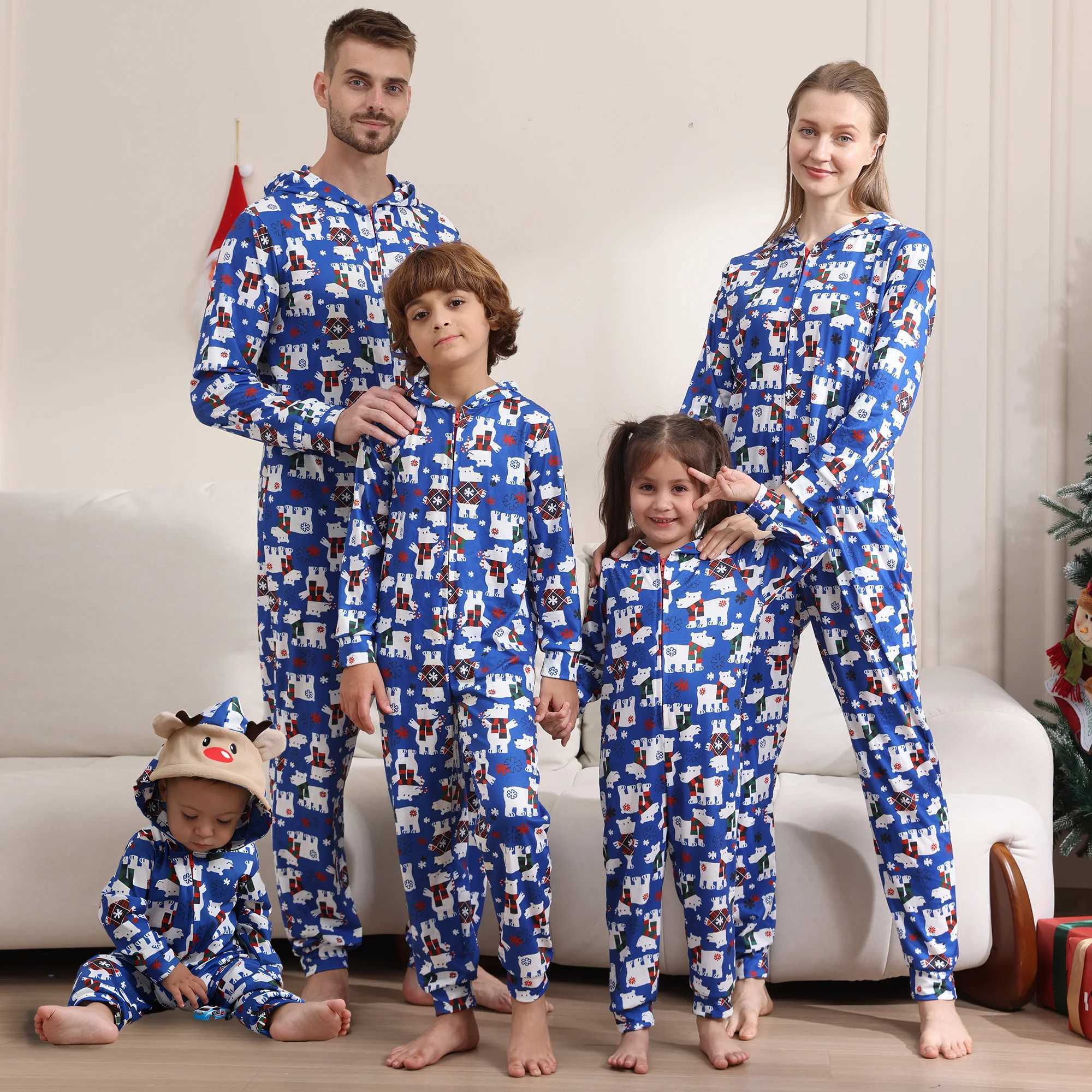 Family Christmas Pajamas Family clothing Mom and Dad children baby jumpsuit Cute card jumpsuit overall Christmas family dress L251021PXGO