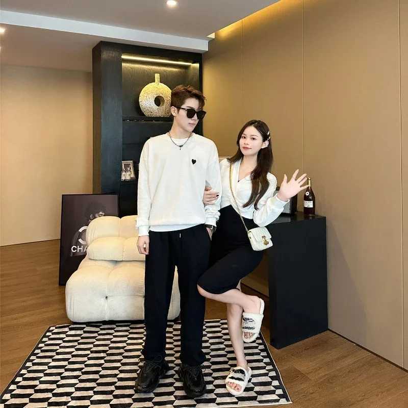 Family Clothes Korean Mom Daughter Girl Dress Sets Dad Son Child Matching Sweatshirts Baby Romper Women Dresses Outfits Couple L251021UP07