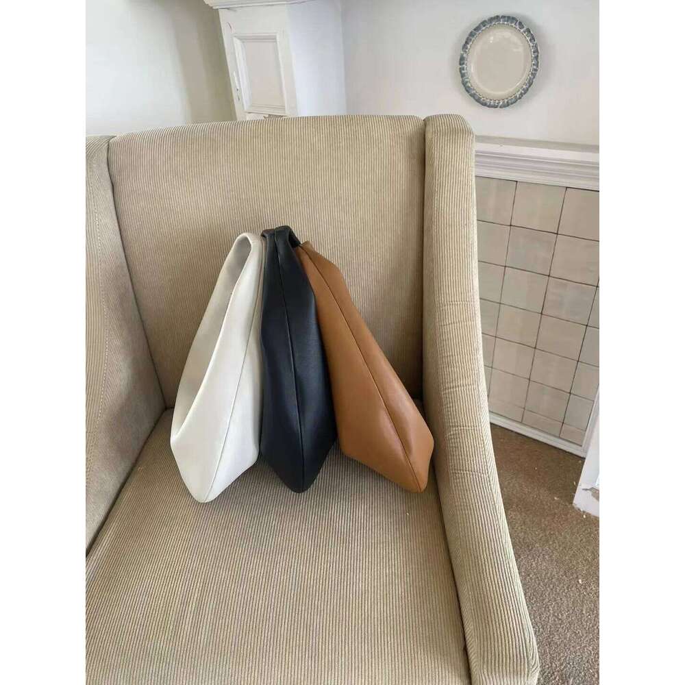 Spring And Autumn High Quality Leather Dumpling Bag 251021