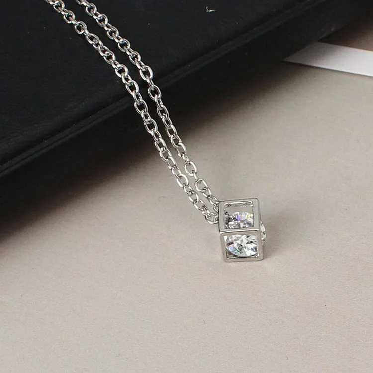 Fashionable Love Cube Threedimensional Necklace Shiny Charm Rhinestones Small Box Short Clavicle Chain Maxi Necklace Pendants1 D251021