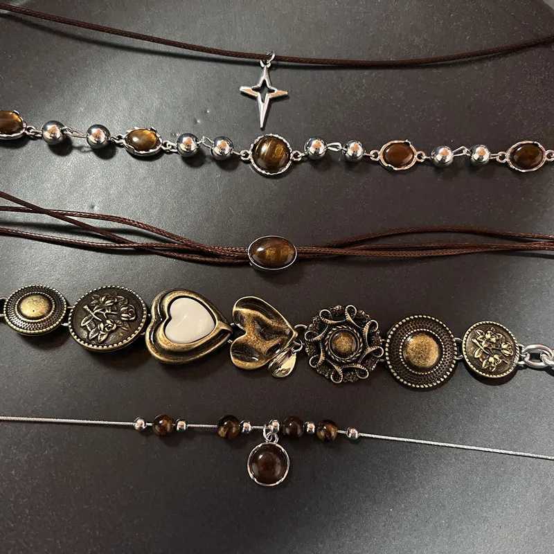 Vintage Leather Brown Stone Pendant Necklace Stacking Choker Temperament Clavicle Chain for Women Autumn Winter Necklace XJ250717