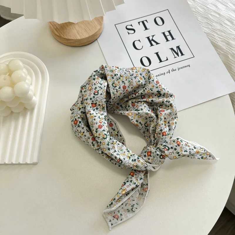 2025 Profional Protection Artistic Fa Ornament Scarf Spring and Autumn Cotton Small Square Towel scarf bandW251021