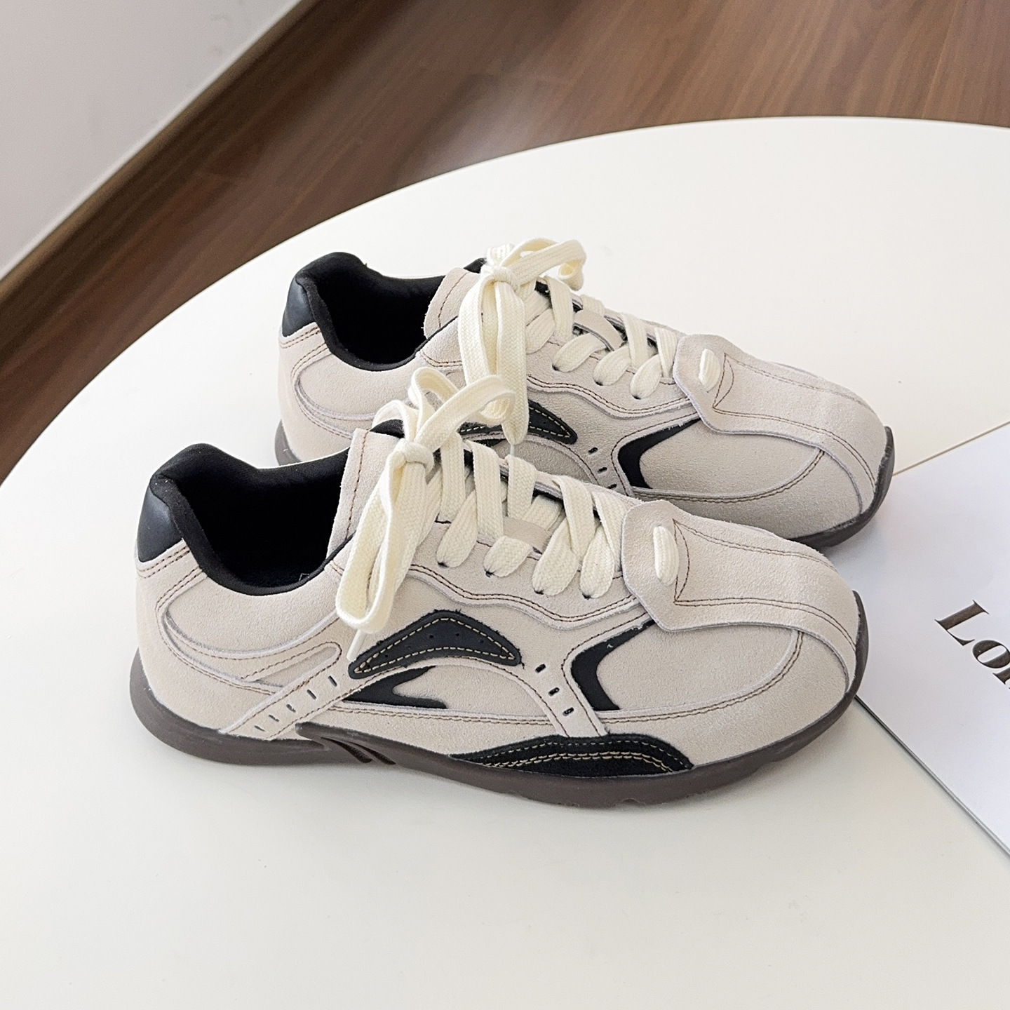 Autumn new super hot leather German training shoes women's retro niche casual board shoes and versatile Forrest Gump shoes2025