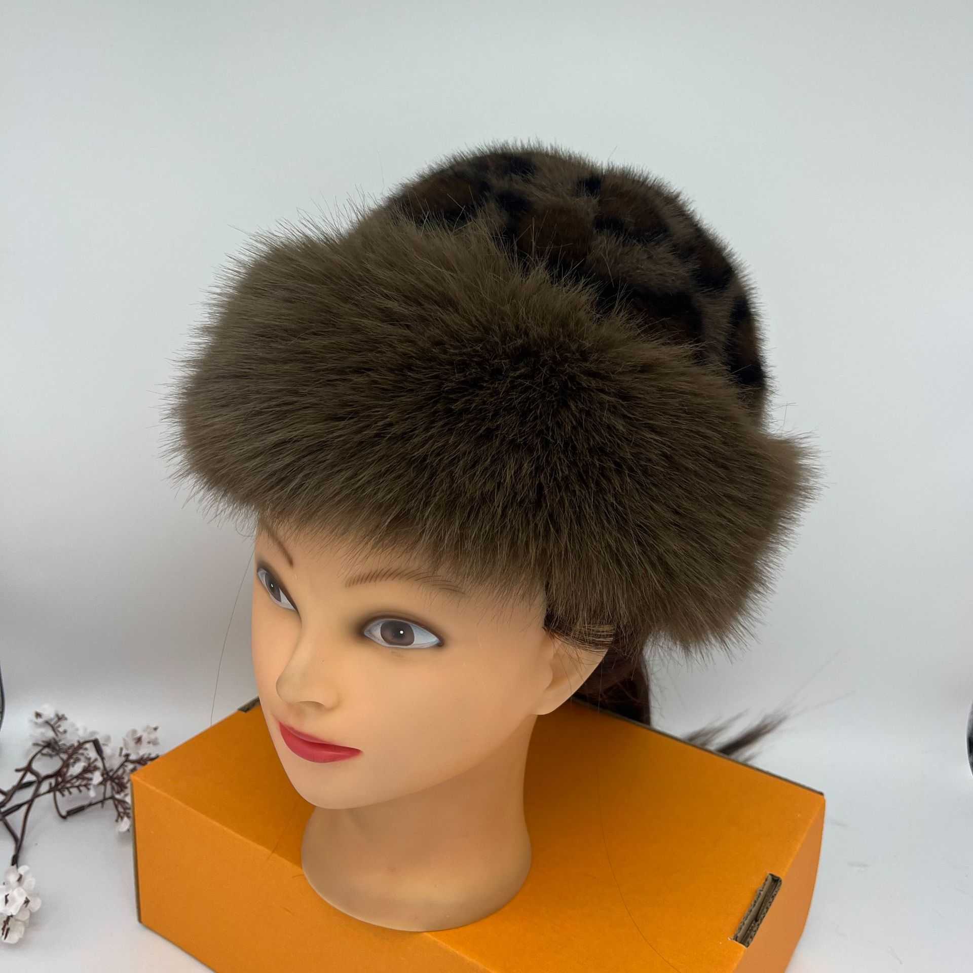 Vintage Plush Hat Hat Autumn Winter Ear Protection Hat Fashion Versatile Bucket Hat Warm Plush Fisherman Hat Faux Fur H251020