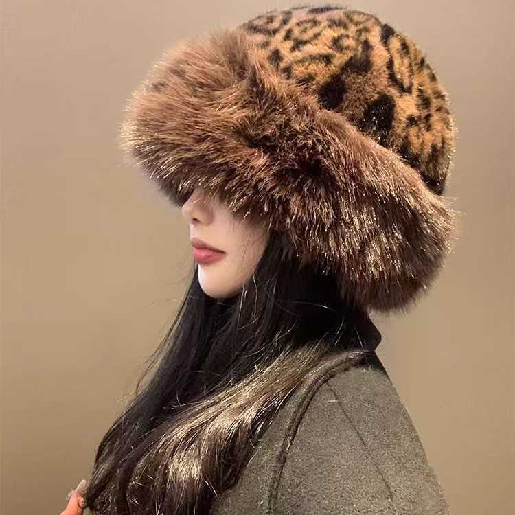 New Leopard Print Warm Plush Hat for Women 2024 Autumn Winter Thickened Coldproof Earprotecting Fisherman Hat H251020