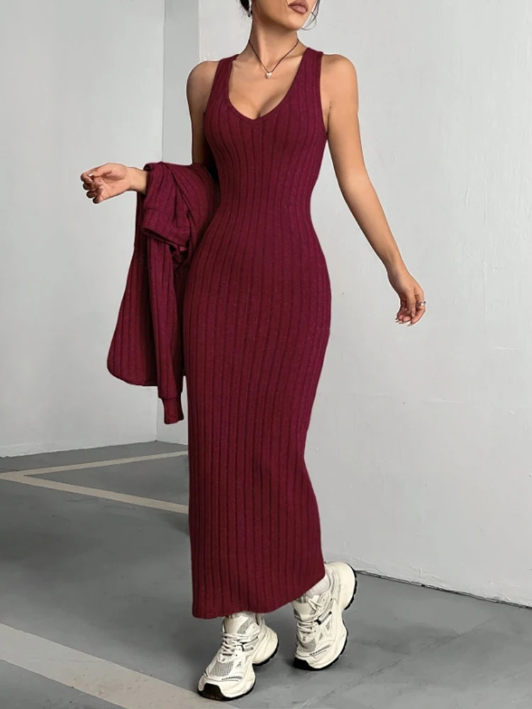 2pcs Set Womens Knitted Loose Long Sleeved Red Dress Suit Autumn Hooded Sweater Fashionable Casual Commuting Suits 251021