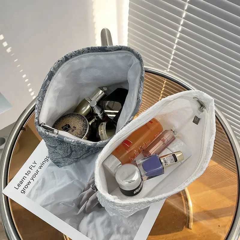 Cosmetic Bag Women Floral Makeup Case Organizer Korean Embroidery Cosmetic Pouch Travel Toiletry Bag Corduroy Canvas Beauty CaseW251021