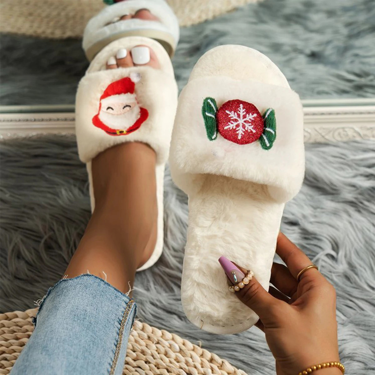 Womens Slippers for Autumn and Winter Cute Cartoon Christmas Candy Warm Indoor Home Slippers OneStrap Slippers 251021