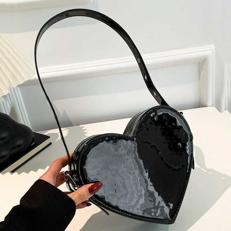 Y2K style trend personality heartshaped shoulder bag simple solid color adjustable shoulder strap handbag fashion underarm bag Z251018