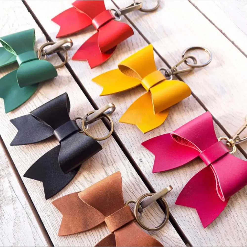 Creative Korean Style Bowknot Leather Keyring Luxury Antilost Pu Key Chain Trendy Bag Charm Bag Pendant Car Accessory W251021