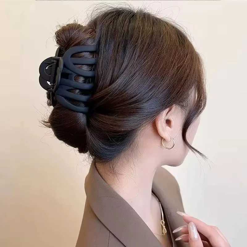 Elegant Solid Matte Pumpkin Hair Claw For Women Girls Sweet Hair Ornament Long Hair Holder Claw Clip Hair Clip Hair AccessoriesW254021