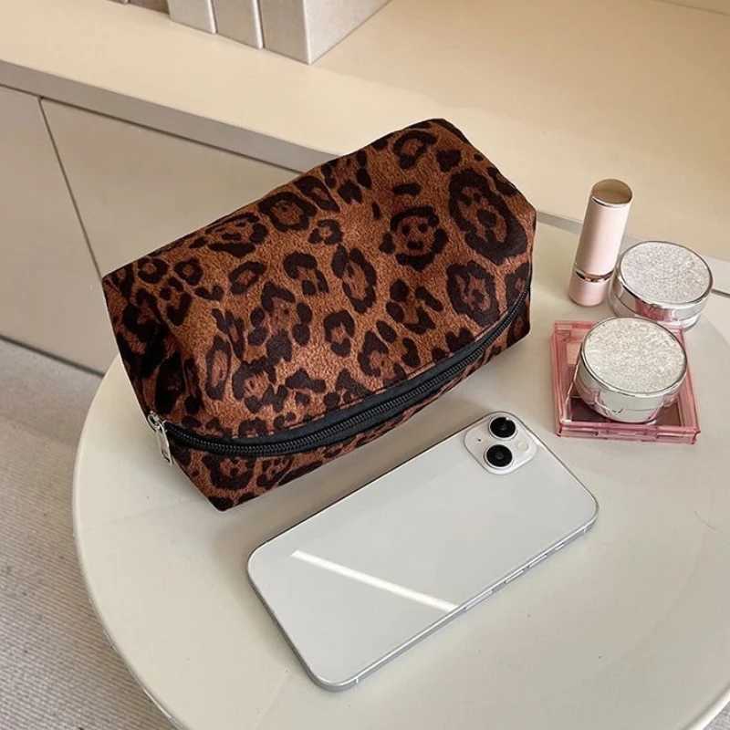 Large Women Leopard Cosmetic Bag Box Shaped Zipper Make Up Bag Travel Washing Makeup Organizer Beauty CaseW251021