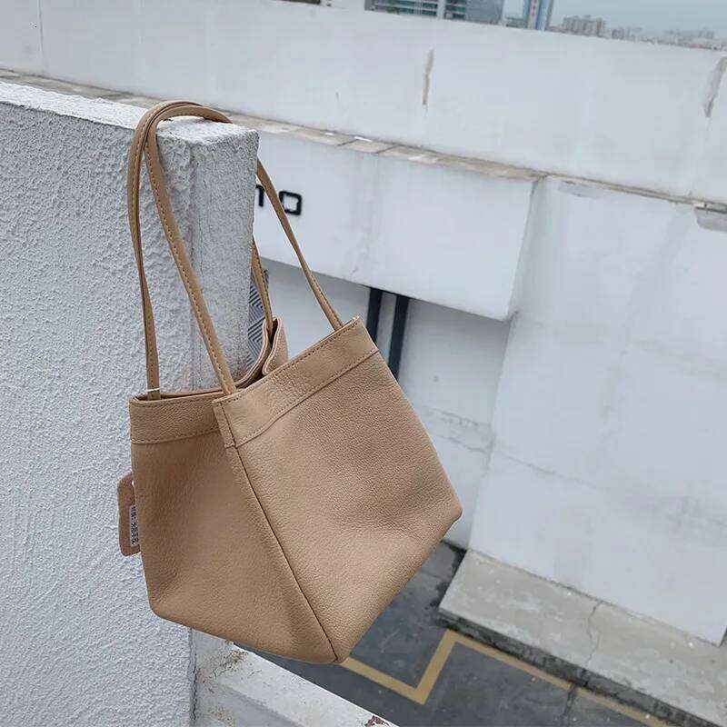 Lambcorn Basket New Niche Design Genuine Leather Vintage Hand-Tool Tote Free Initials Fashion Ladies Shoulder Bag 251021