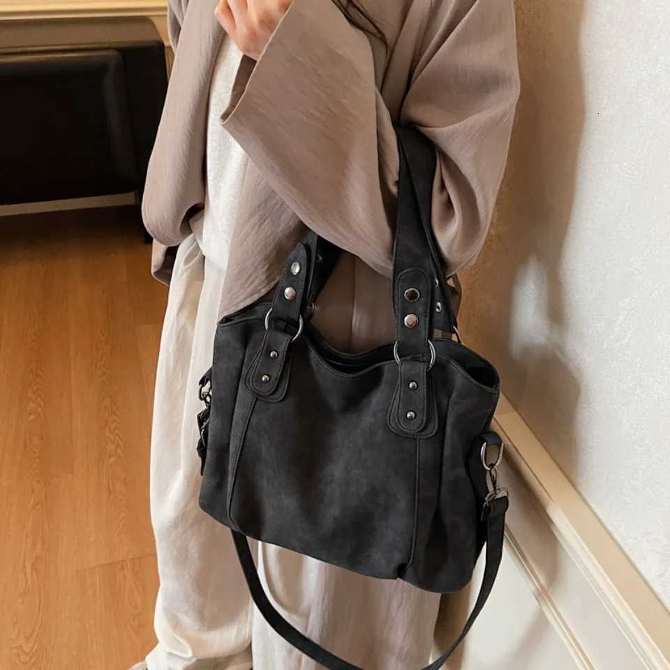 Winter Womens Soft Suede Leather Shoulder Hand Bags for Women Luxury Lazy Commuting Handbags Women Bags Deisgner Large Capacity Z251018