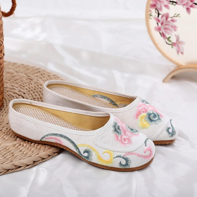 Veowalk Women Jacquard Fabric Slippers Mules All Seasons Vegan Ladies Comfortable Slide Flat Shoes Chinese Embroidery 251011