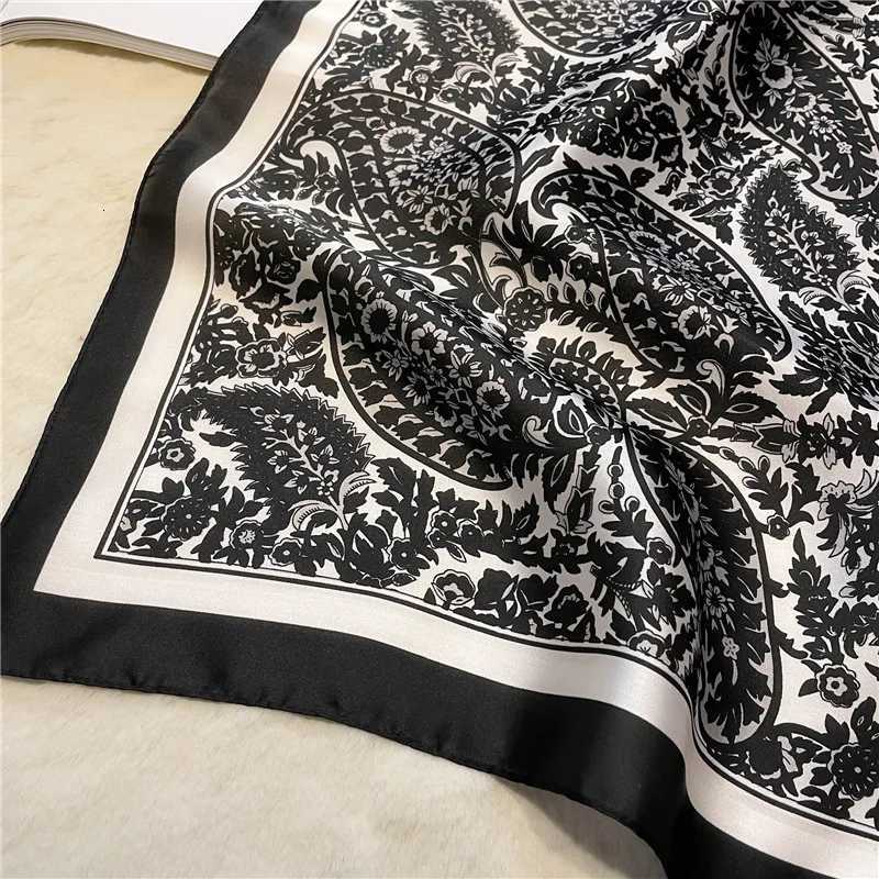 New Paisley Print Square Scarf Soft Satin Bandana Vintage Windproof Head Wrap Shawl Imitation Silk Travel Beach Towel W251021