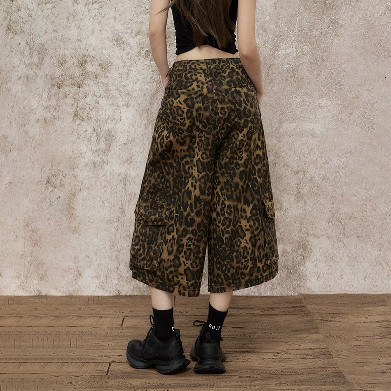 2025 American leopard print women's jeans summer new straight tube loose high waist slim fit versatile autumn and winter new designer pants wide 