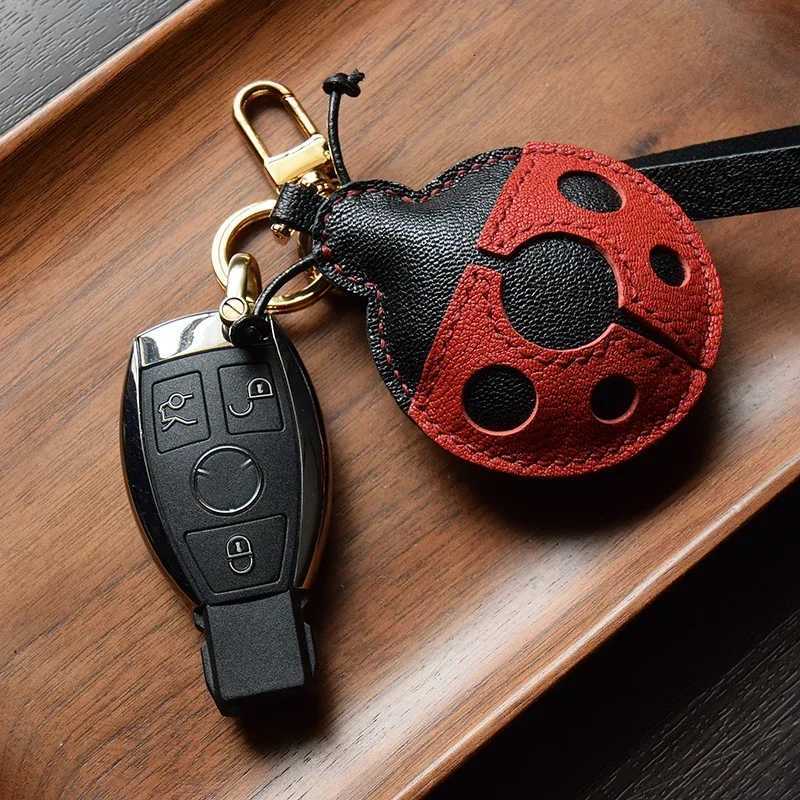 Handmade leather insect series scarab keychains bag pendant key ring Christmas and New Year gifts key chain W251021
