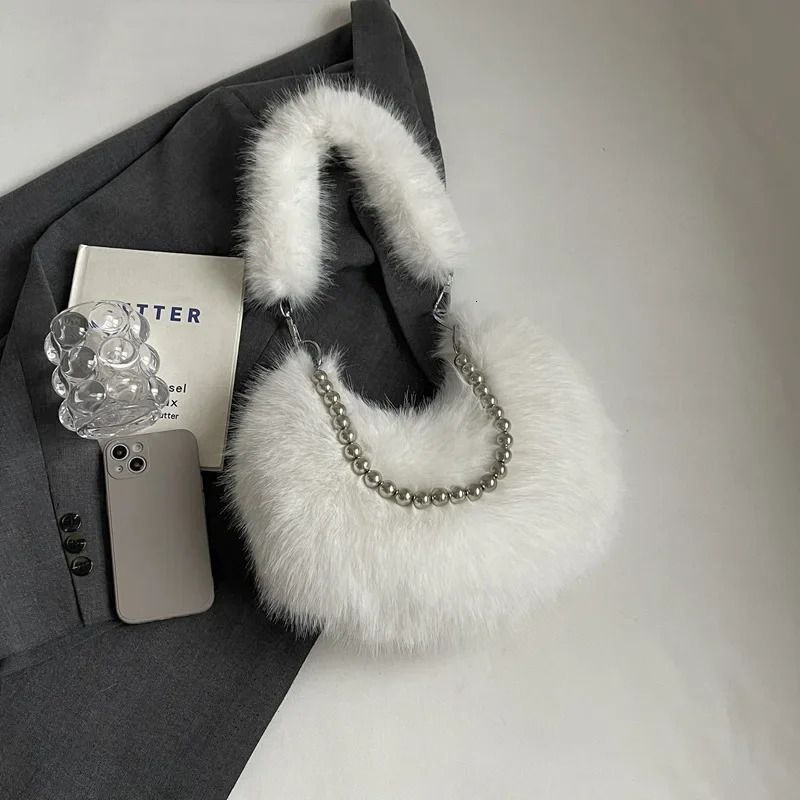 Plush Women Armpit Purse with Chain Fluffy Versatile Shoulder Bag Faux Fur Fashion Underarm Bag Ladies Winter Furry Tote Handbag 251021