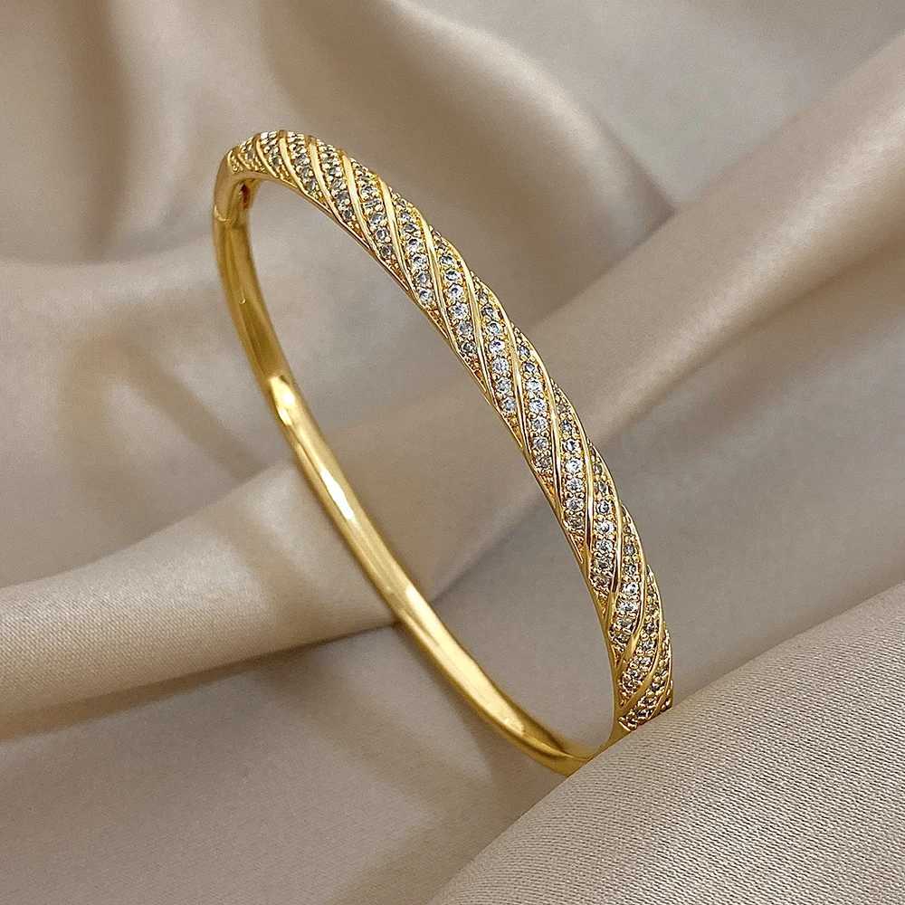Luxury Twisted Micro Inlaid Zircon Cuff Bracelets for Women Fashion Gold Plated Copper Stacked Bangle Bracelet Jewelry Gifts J251021