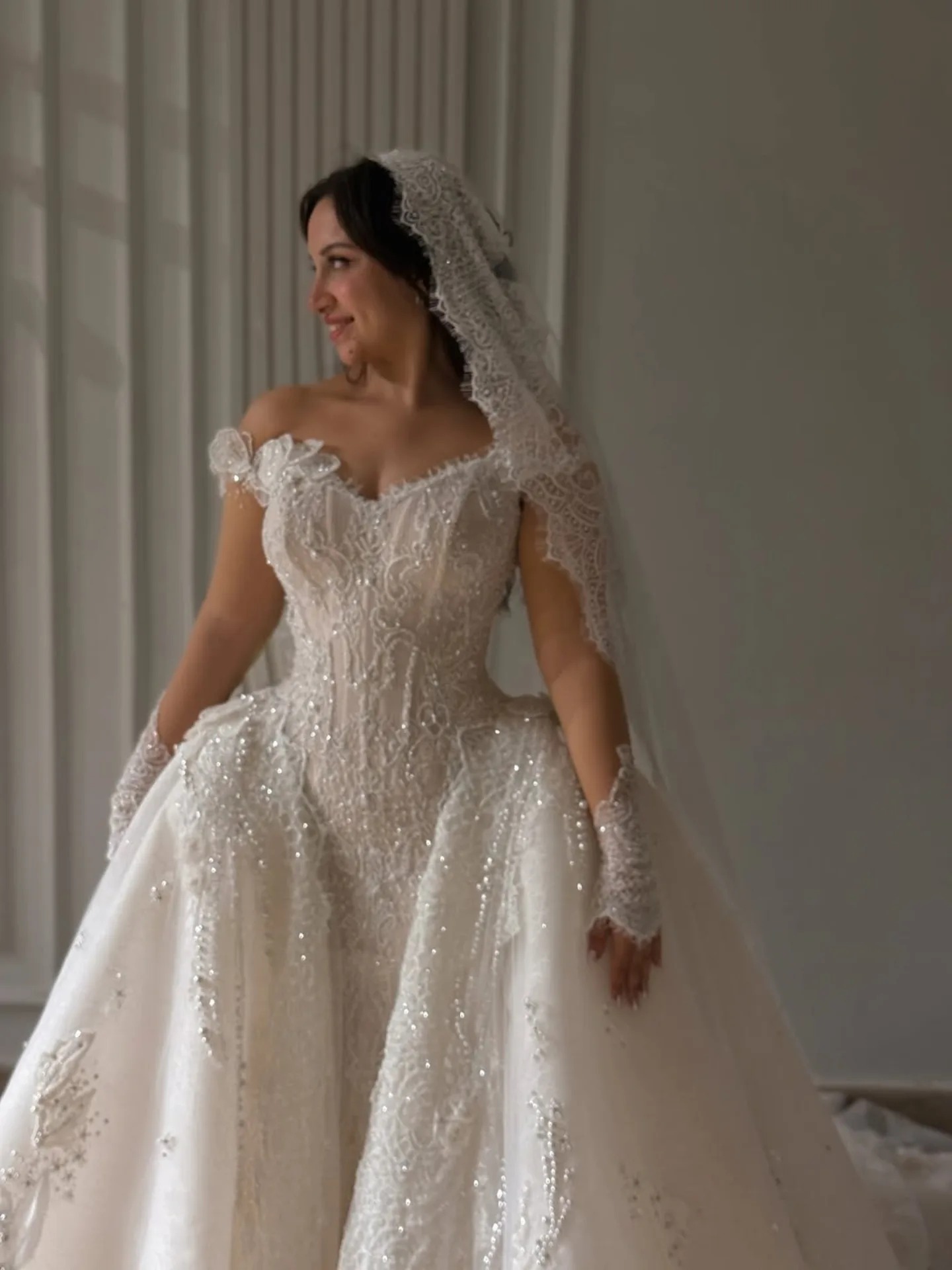 Elegant Mermaid Wedding Dress Off Shoulder Sleeveless Bridal Gowns Pearls Lace Sequins Detachable Train Dresses Custom Made vestidos de novia