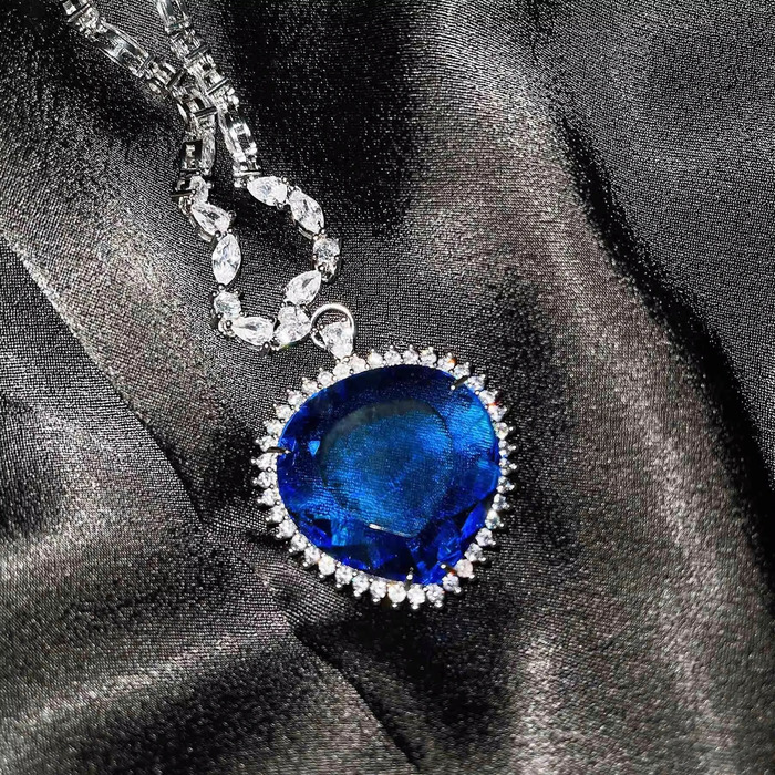 Blue Red TITANIC Heart of the Ocean Necklaces for Women Romantic Crystal Chain Pendant Necklaces Jewelry Gift Christmas Gifts 251020