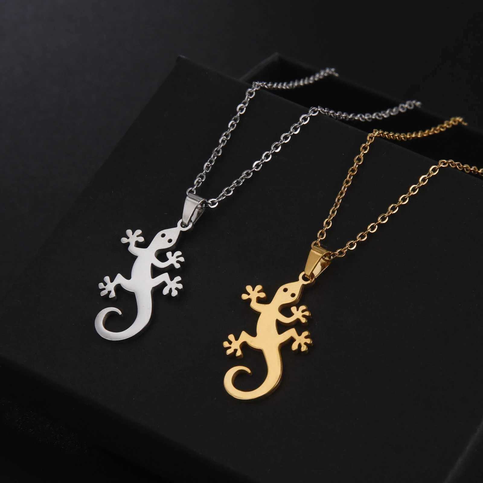 Unift Lucky Lizard Gecko Necklace for Women Stainless Steel Chain Necklace Fashion Wildlife Reptile Jewelry Salamander Pendant XJ250717