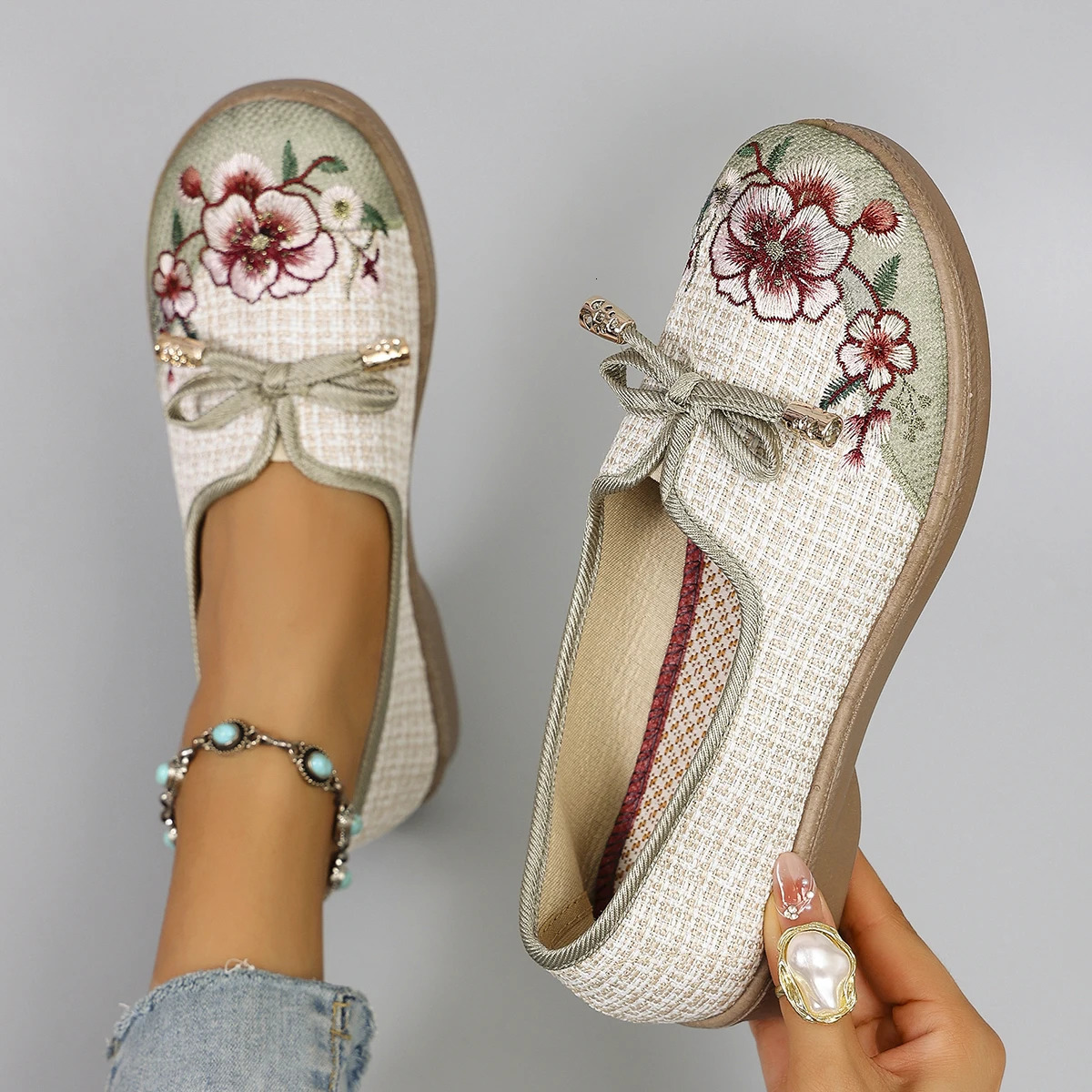 Spring and Autumn Products Chinese style Womens Printed Breathable Simple Fashionable Lazy Shoes One Step Flat Shoe 251011