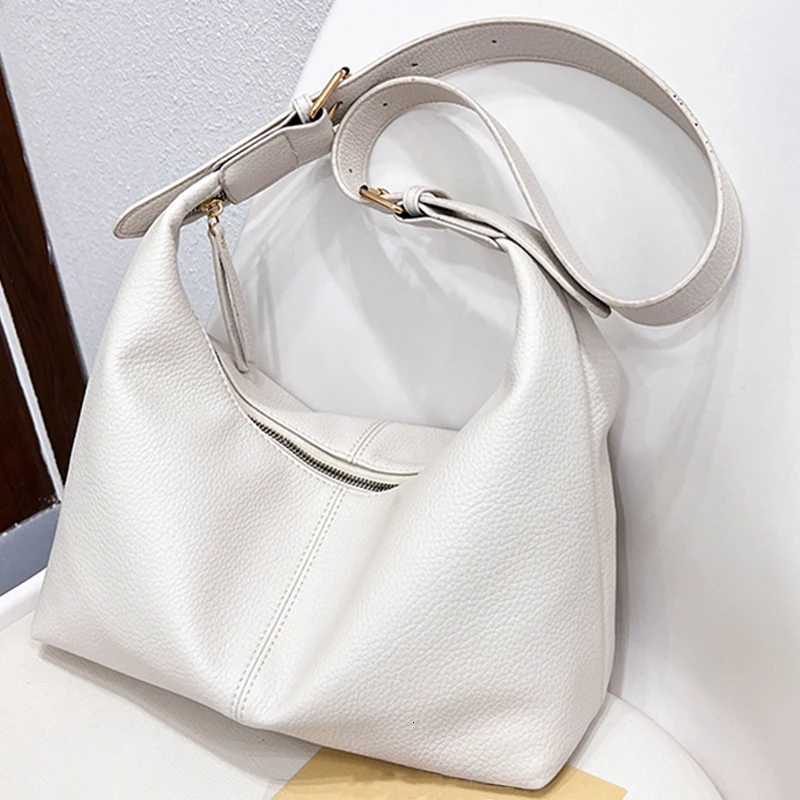 Versatile Bucket Bag Roomy Underarm Tote Crossbody Bag Shoulder Bags for Women Solid Cute Tote Clutch WalletXJ251021