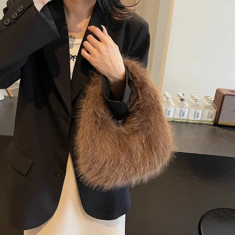 Solid Color Faux Fur Bag for Women Winter Soft Plush Handbags Ladies Small Elegant Tote Bags Fashion Trend Female Furry Purse 251021