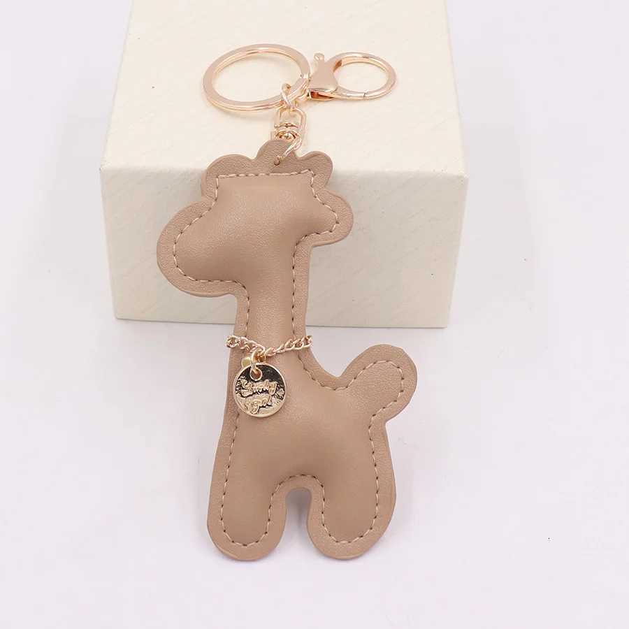 Fashion Leather Giraffe Keychain Cute Animal Pendant Women Couple Car Backpack Key Chain Charm Jewelry Gift W251021