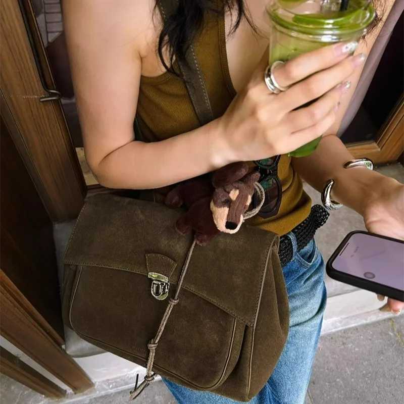 2025 New Early Autumn Trend Matte Leather Briefcase Wens Bag Fiable Versatile Single Shoder Oblique Span Bag Y251021