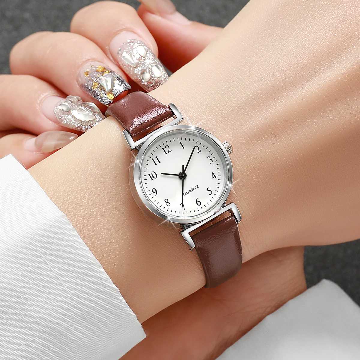 6PCSSet Fashion Small Dial Women es Casual Leather Str Quartz Reloj Mujer Girls Clock GiftWithout BoxXJ251021
