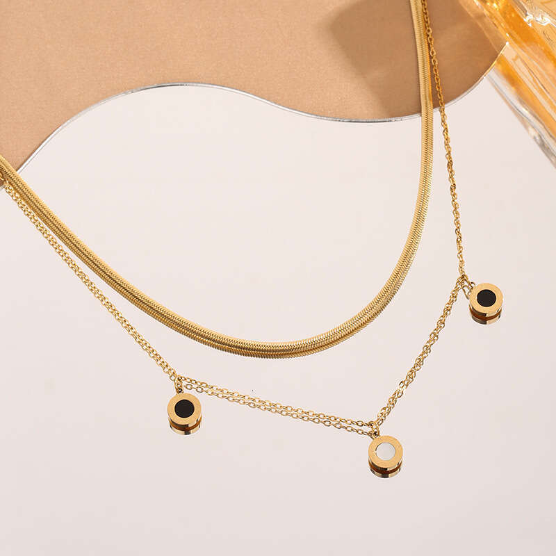 Design Trendy Personality Fashion gold Double Layer Stacked Roman Four-Leaf Clover Designer Titanium Steel Necklace for Women Light Elegant Collarbone