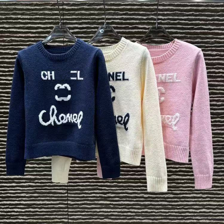 Women's Sweaters Chic Ladies' Cardigan Featuring Anagram Patterned Details and Cozy Feel of Mohair Yarn Perfectly Styled With a Casual yet Stylish Overlap Front