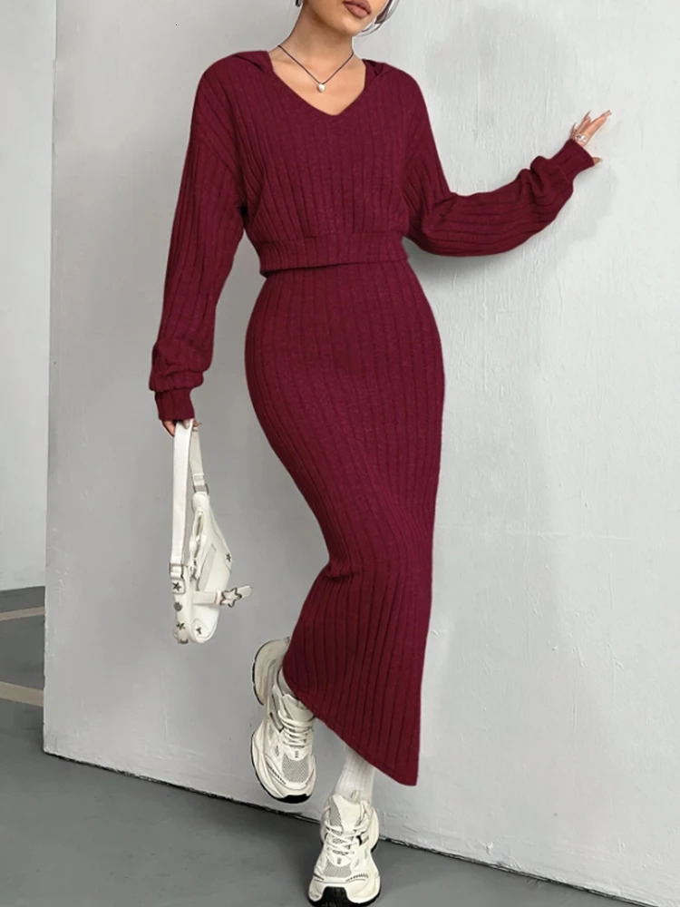 2pcs Set Womens Knitted Loose Long Sleeved Red Dress Suit Autumn Hooded Sweater Fashionable Casual Commuting Suits 251021
