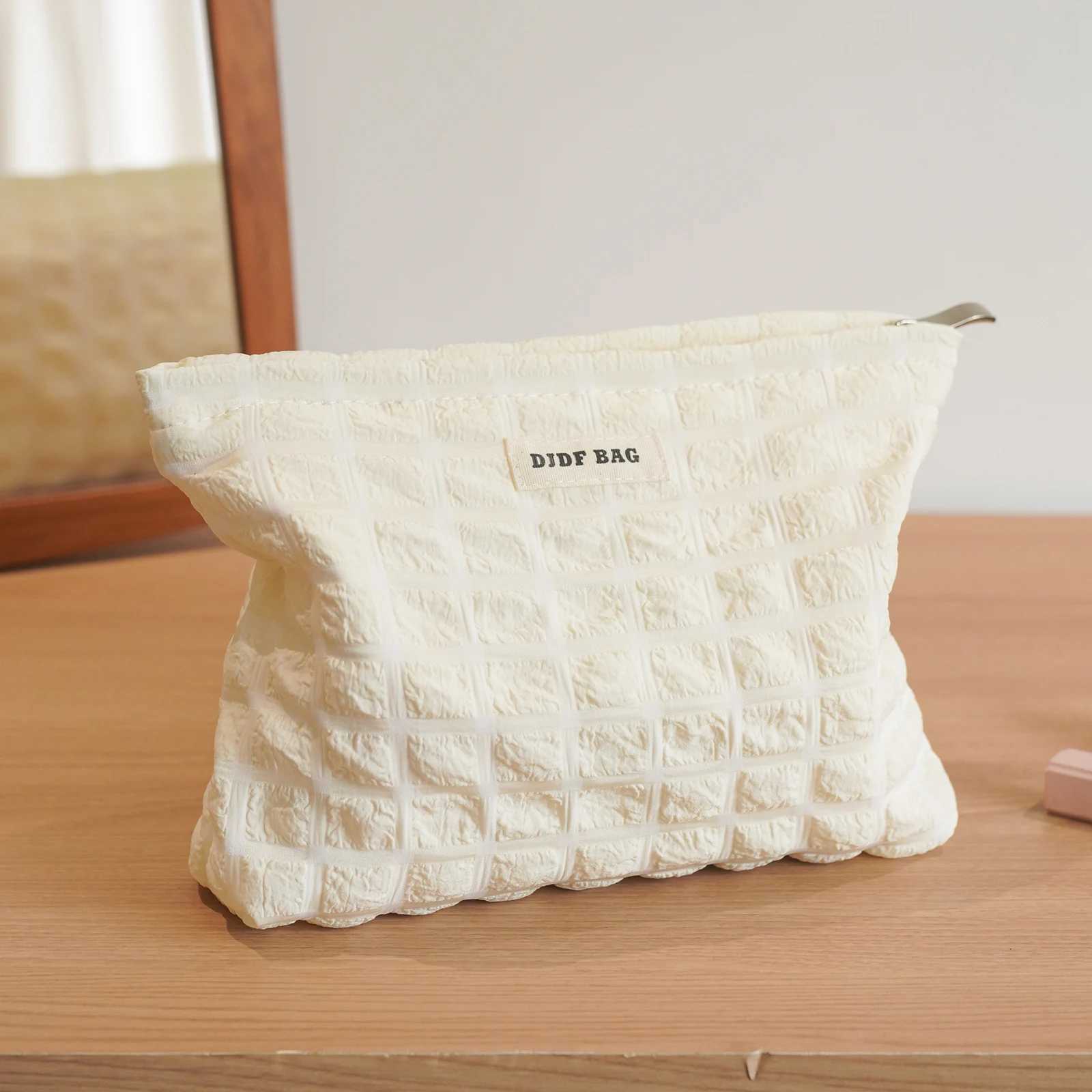 Beige cosmetic bag womens canvas cosmetics storage bag portable travel toiletry bag commuter liner bag coin purseW251021