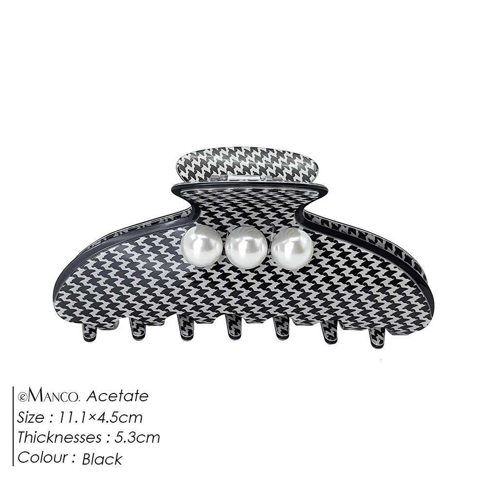 eManco Minimalist Black and White Checkered Pattern With Inlaid Pearls A Grip Clip On The Back Of The Head And A HighEndW254021