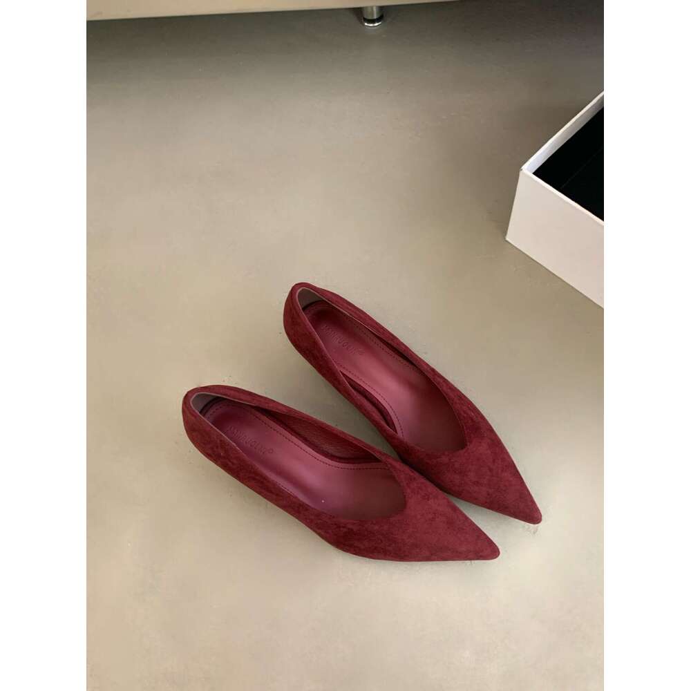 French Style Black Low Heel for Women Wedge Shoes Professional Designer Shoe New V-Neck Commuter Suede Pointed Toe Flats
