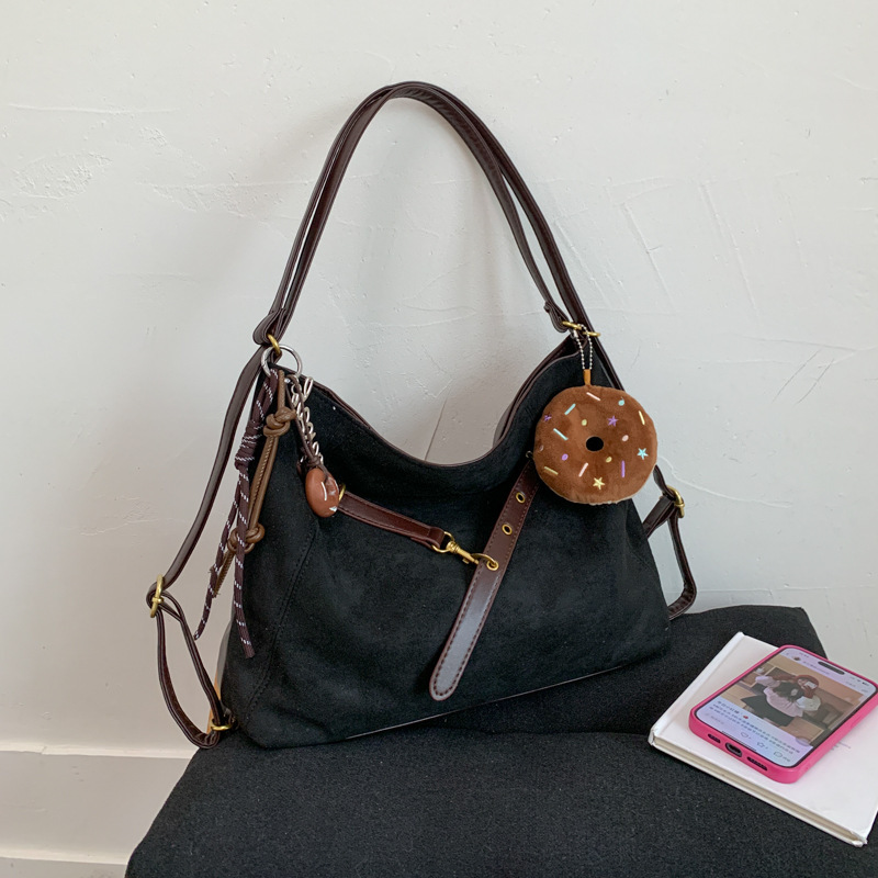 New autumn and winter designer bags new fashion luxury handbags trendy and popular women's shoulder bags large capacity commuting bags